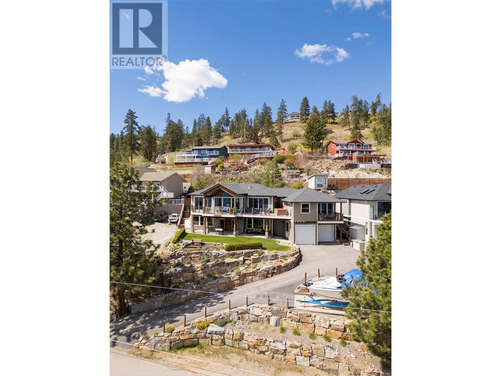 Peachland, BC V0H1X4,5824 Columbia Avenue