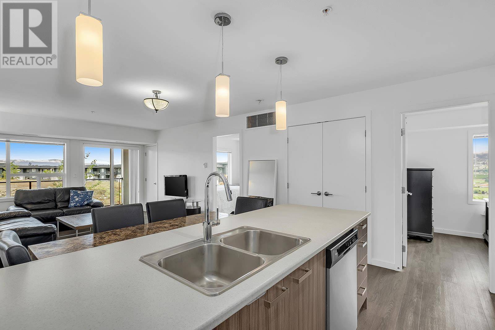 Kelowna, BC V1V0A5,775 Academy WAY #208