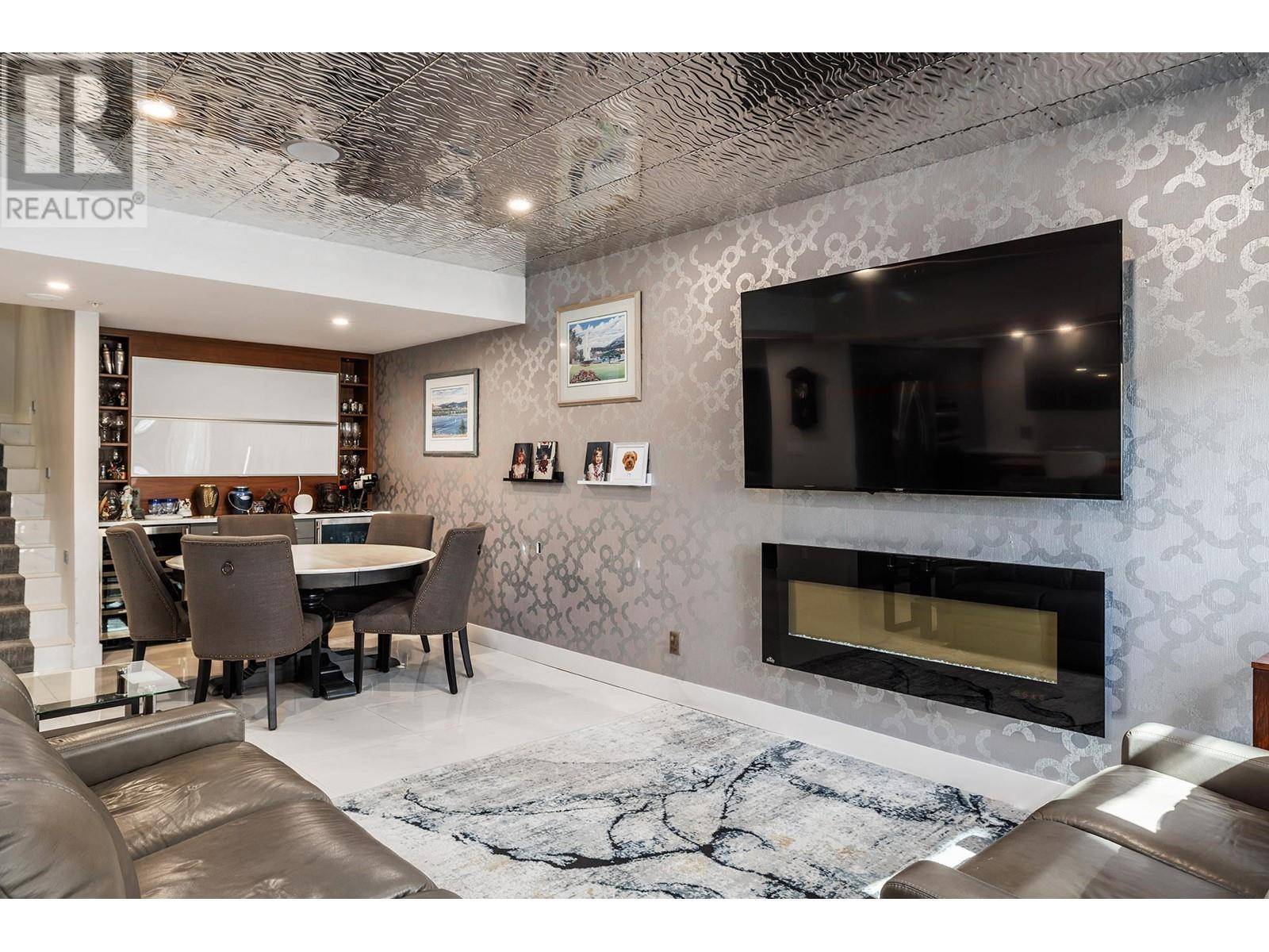 Kelowna, BC V1Y9W1,1156 Sunset DR #113