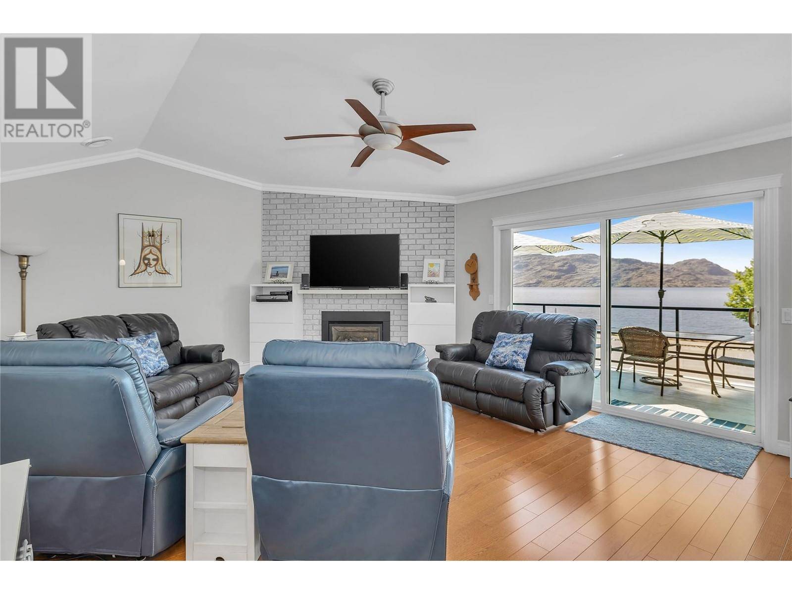 Peachland, BC V0H1X6,4340A Beach AVE #203