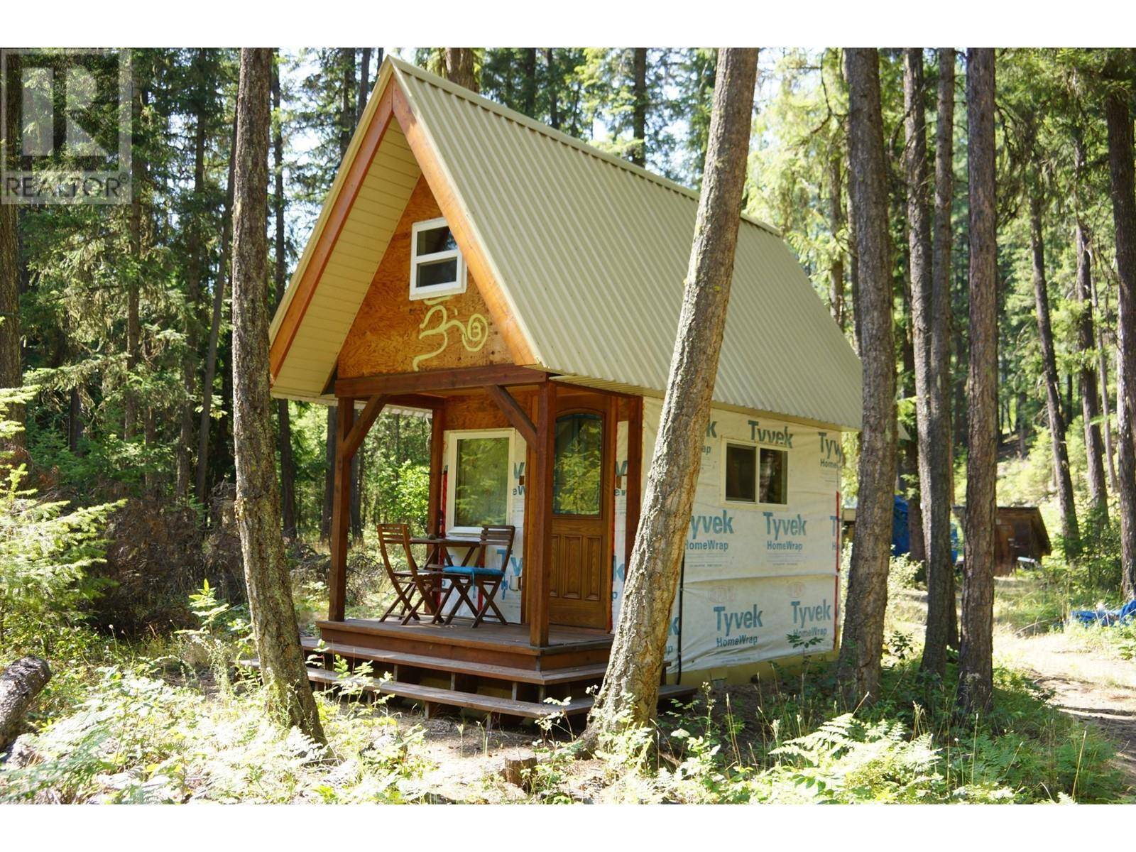 Crescent Valley, BC V0G2E0,3975 BARBADOS Road