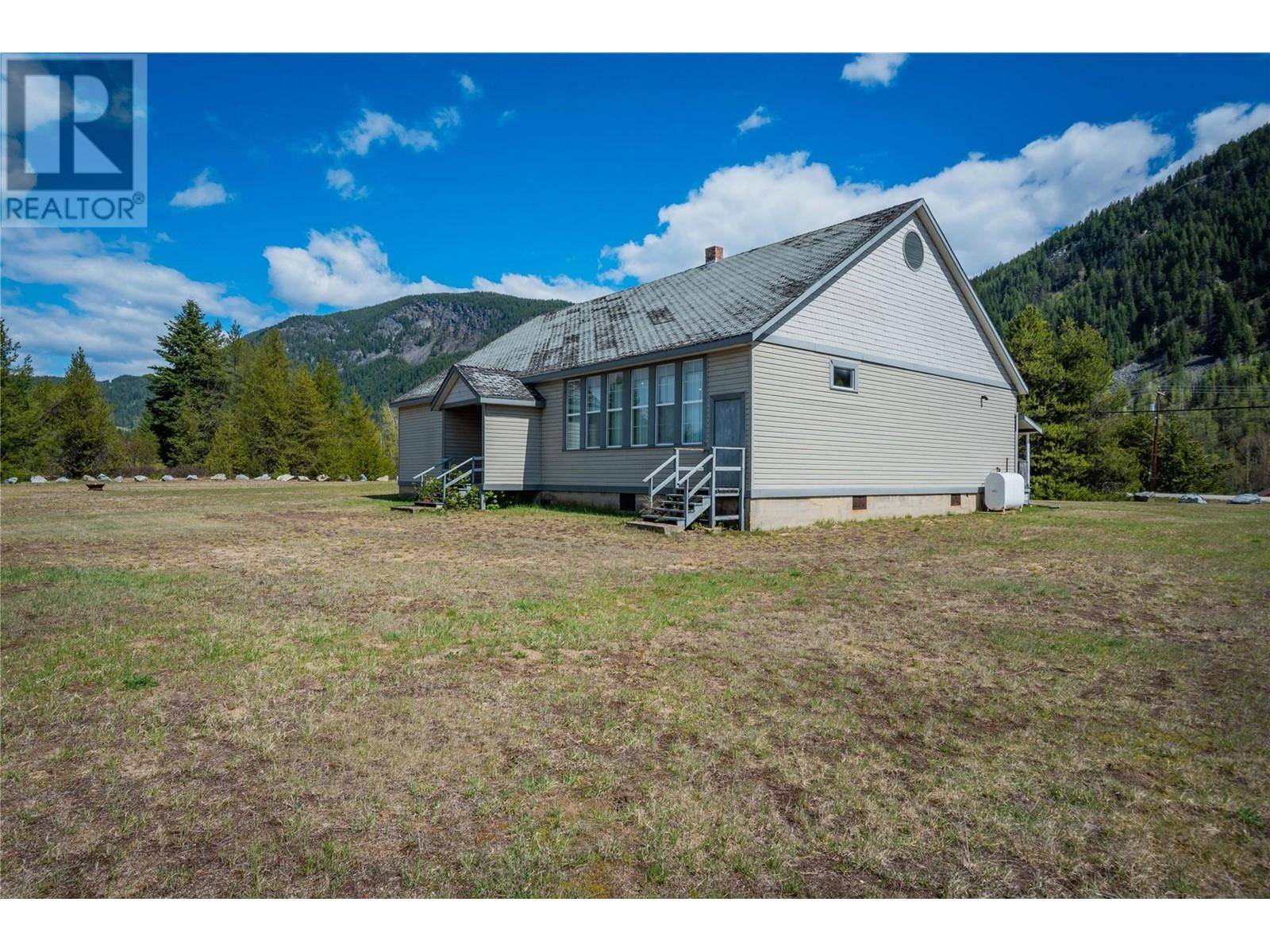 Castlegar, BC V1N4L7,1119 Columbia Road