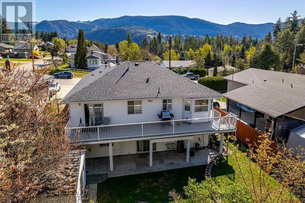 Castlegar, BC V1N1R9,860 7th Avenue