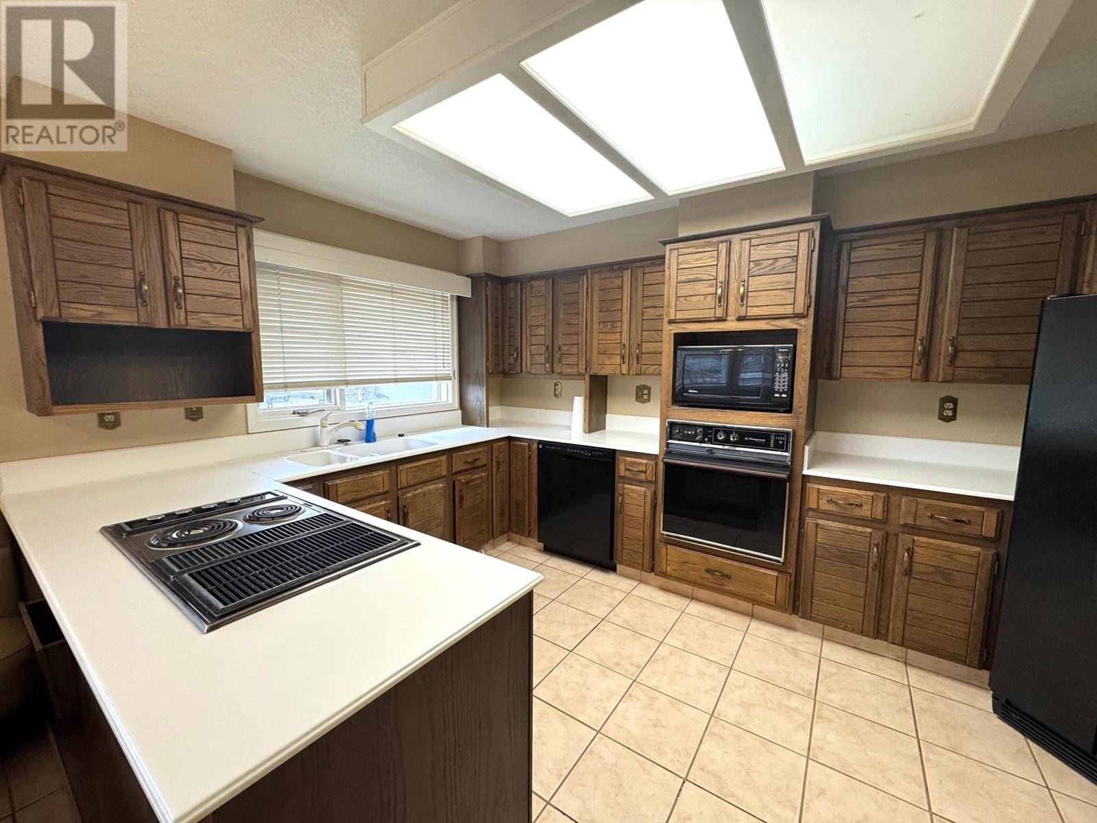 Kamloops, BC V2H1S1,476 Pevero Place