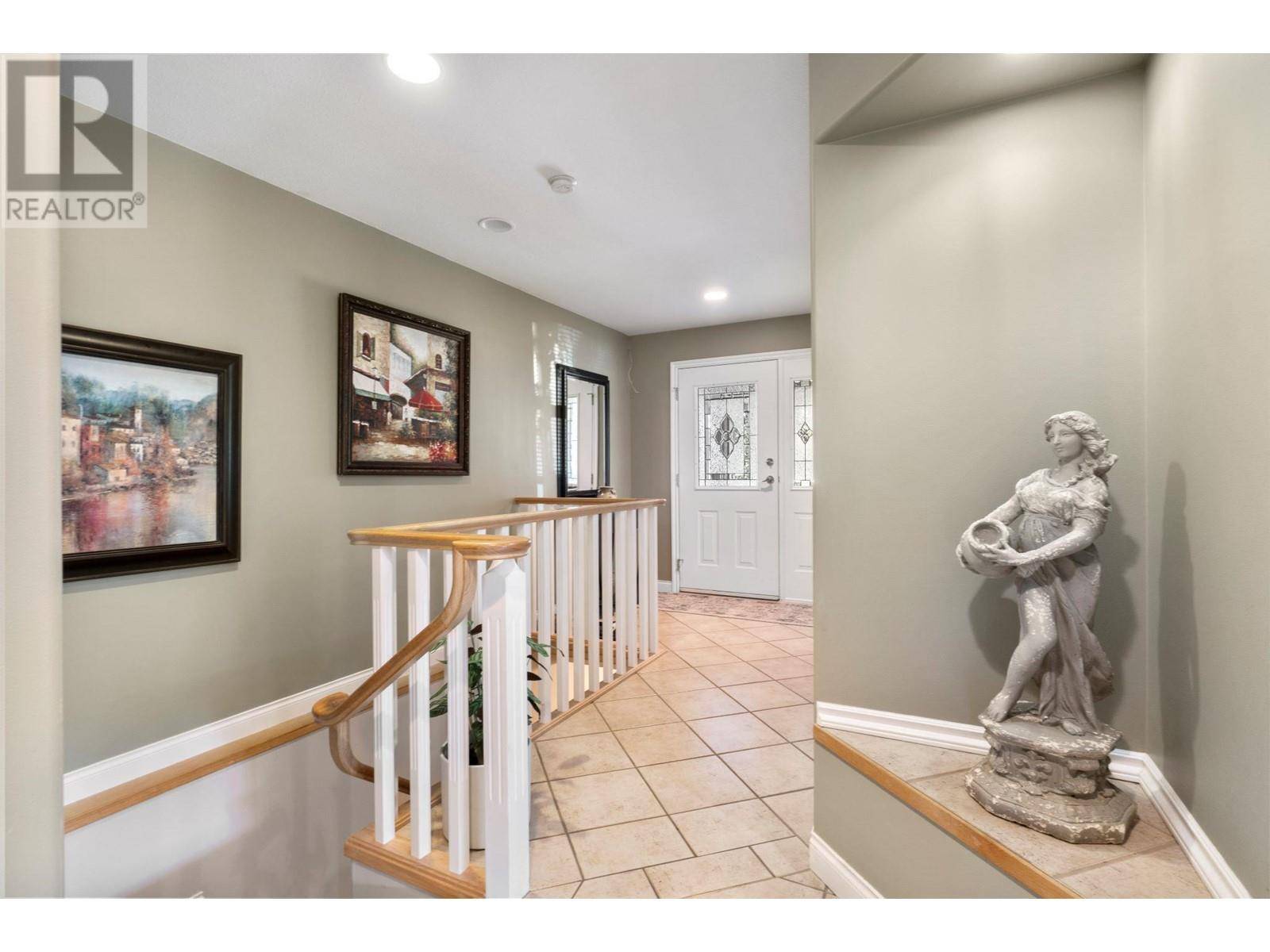Blind Bay, BC V0E1H1,2550 Golf Course DR #11