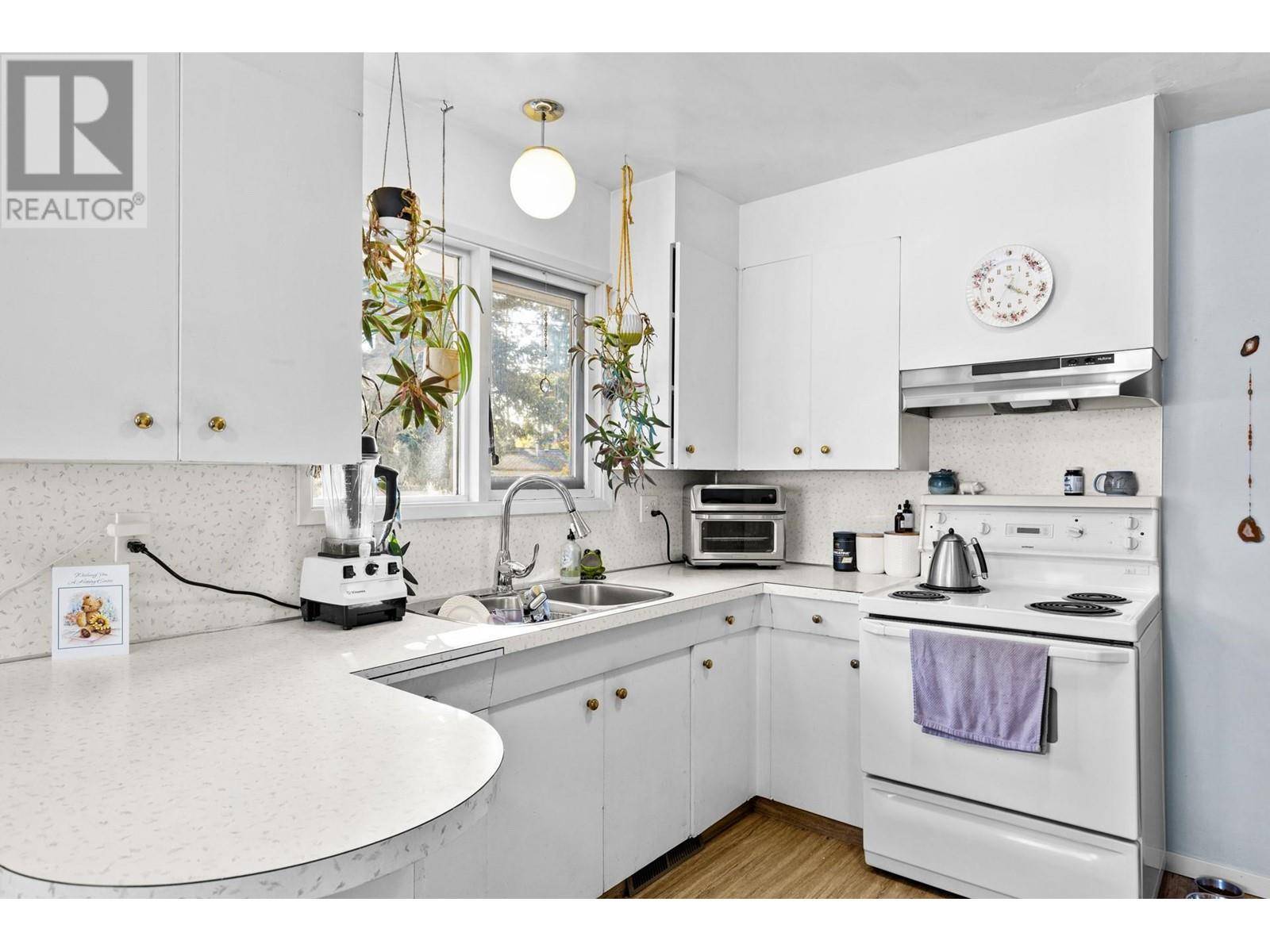 Vernon, BC V1T3K5,2300 43 Avenue
