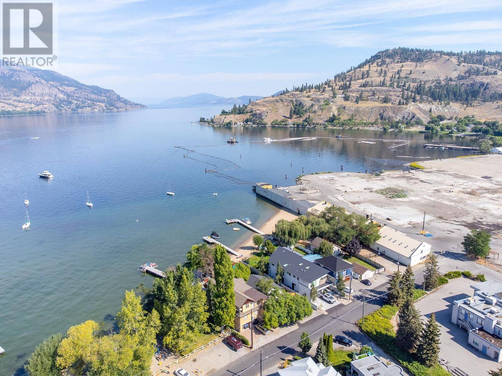 Kelowna, BC V1Y1H5,832 Manhattan Drive