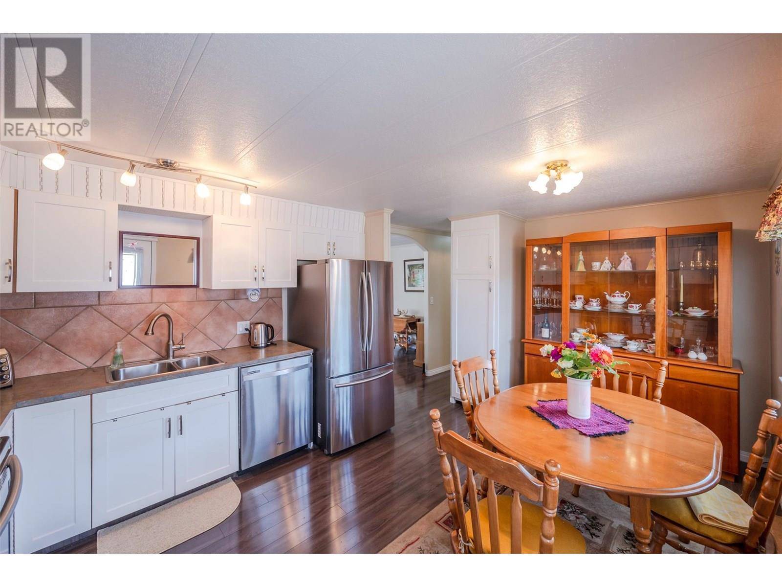 Penticton, BC V2A3V6,321 YORKTON AVE #308