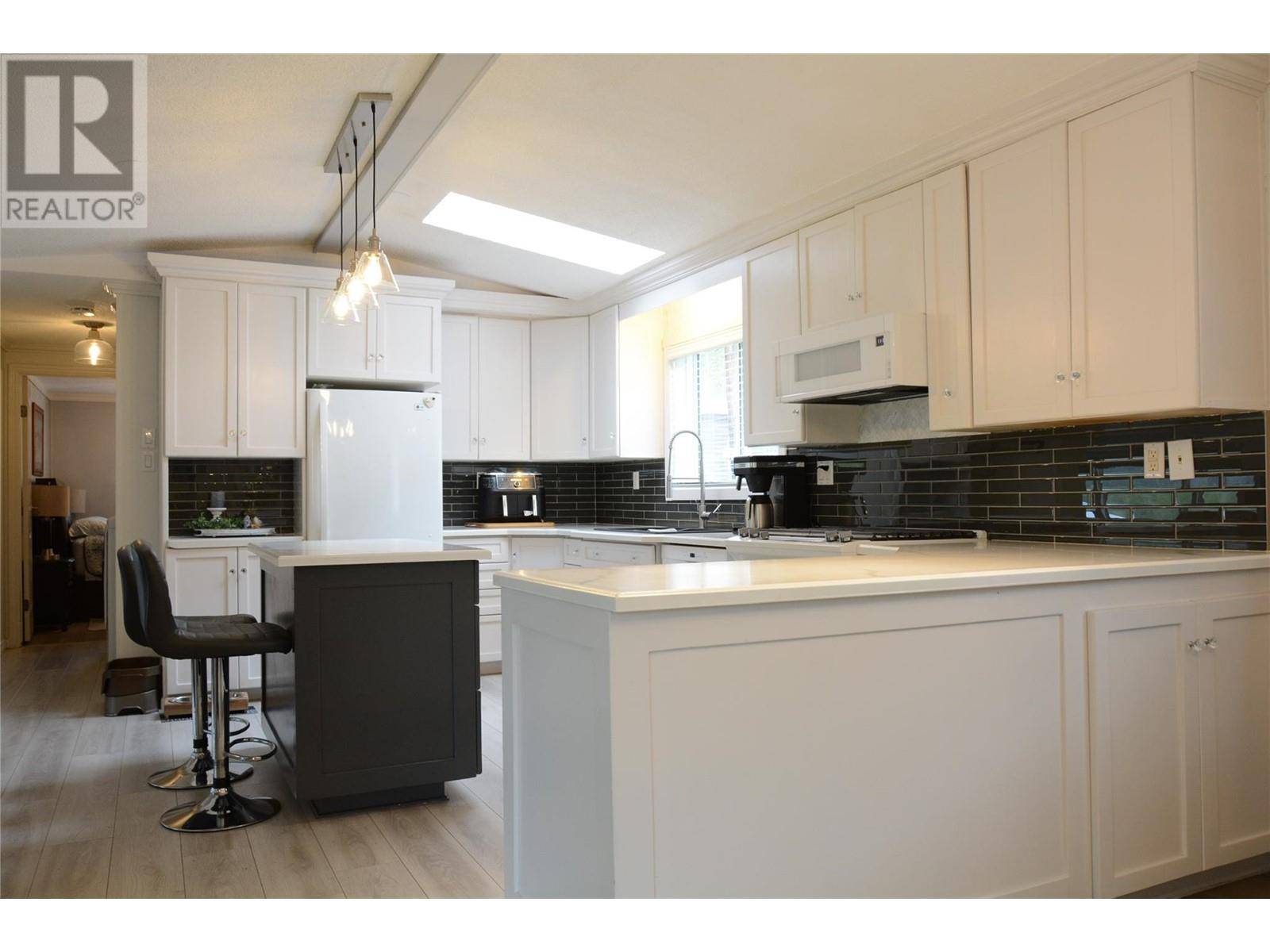 Kamloops, BC V0E1Z0,185 HOOVERS FERRY Road