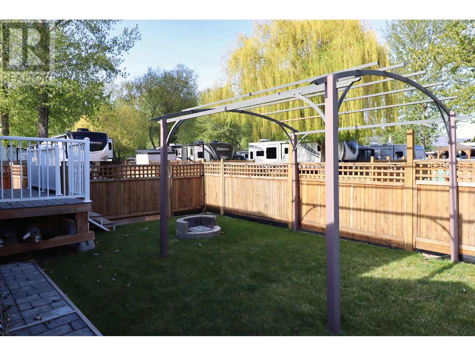 Lee Creek, BC V0E1M4,4 Heron Lane