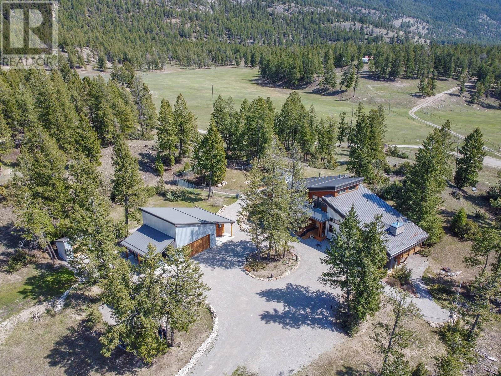 Windermere, BC V0B2L2,2400 KOOTENAY RD NO 3 RD #4
