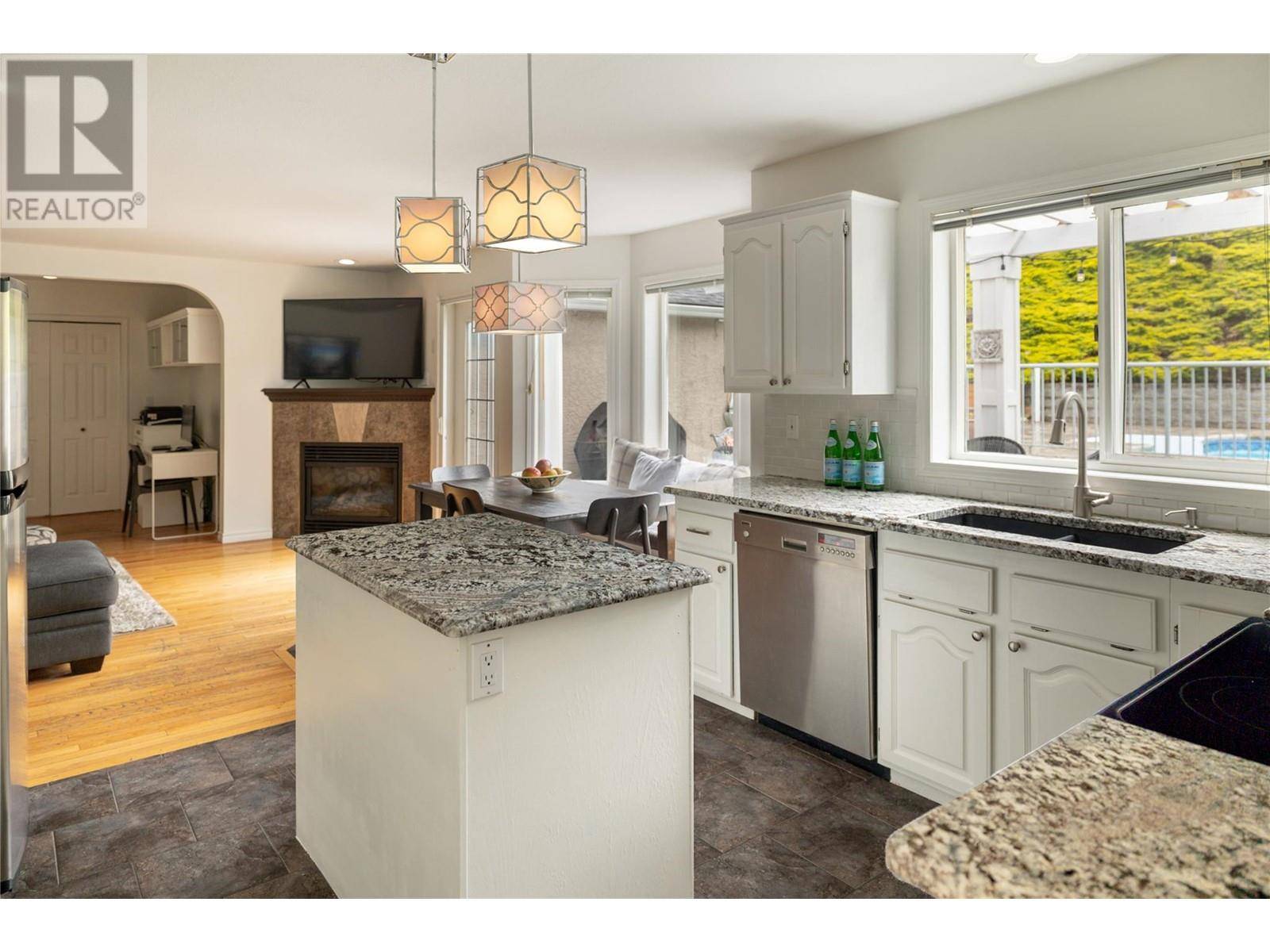Kelowna, BC V1W4L2,438 Curlew Drive