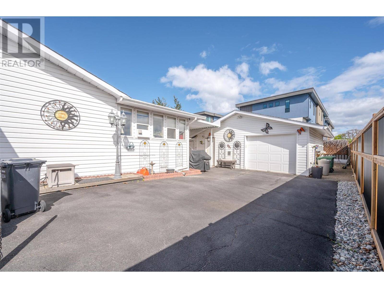 Summerland, BC V0H1Z0,12252 Saunders Crescent
