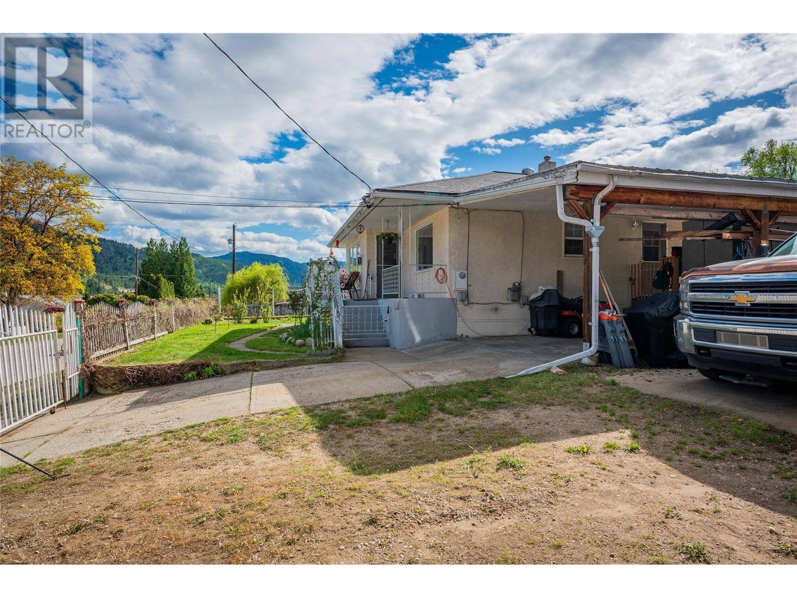 Castlegar, BC V1N2T3,3404 4th Avenue
