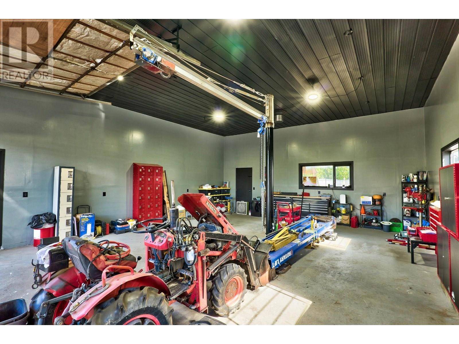 Kamloops, BC V2C6Y5,509 DURANGO Drive