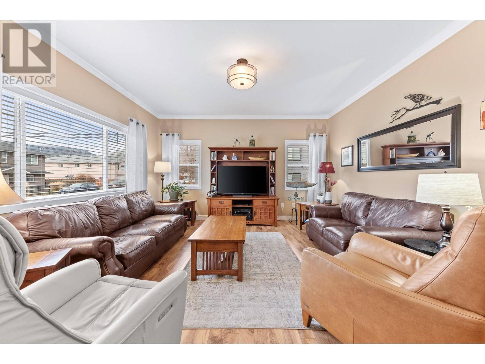 Penticton, BC V2A5W3,294 BASSETT Street
