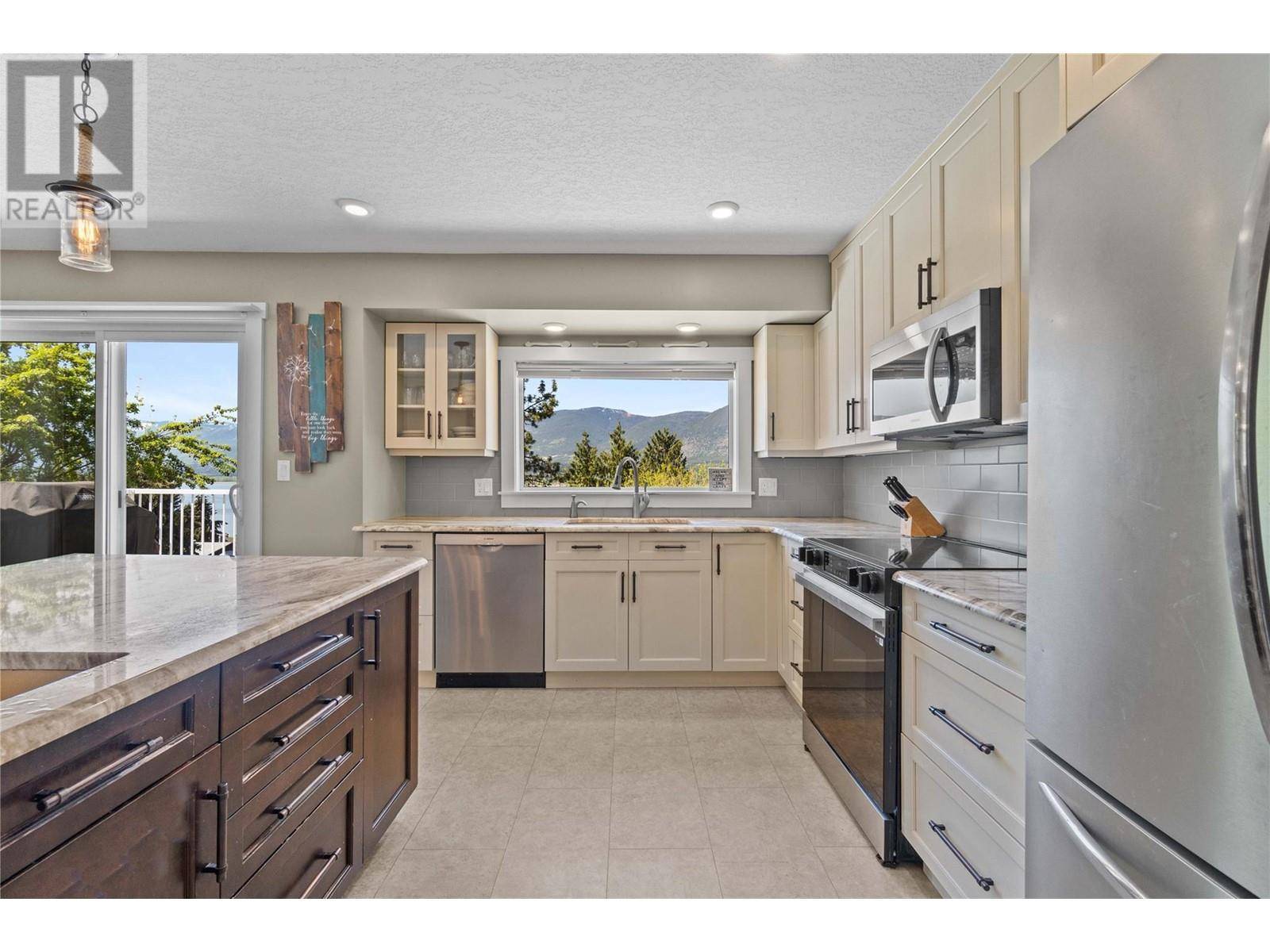 Salmon Arm, BC V1E1E1,4771 16 Street NE