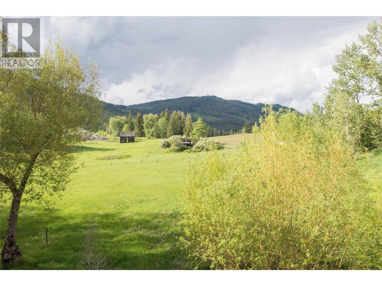Lumby, BC V0E2G5,2467 Spruce Avenue