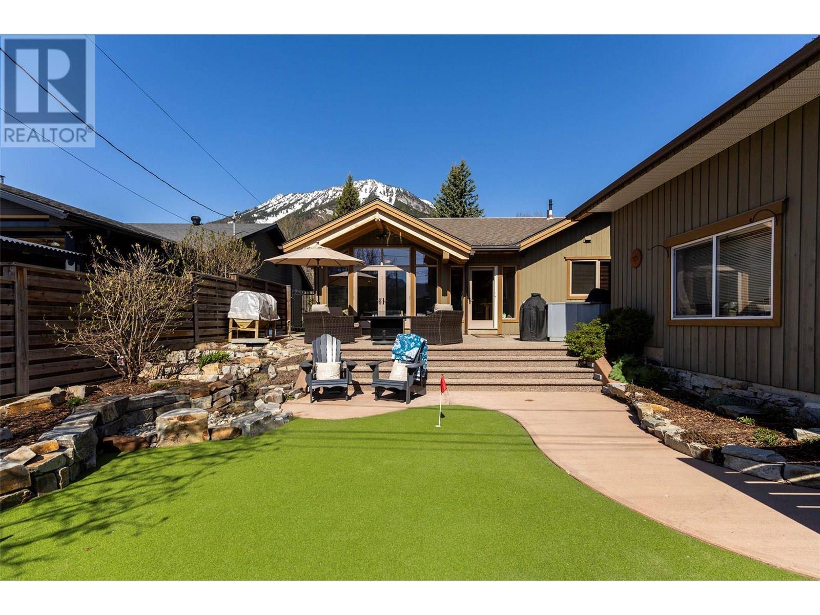 Fernie, BC V0B1M0,1562 12TH Avenue