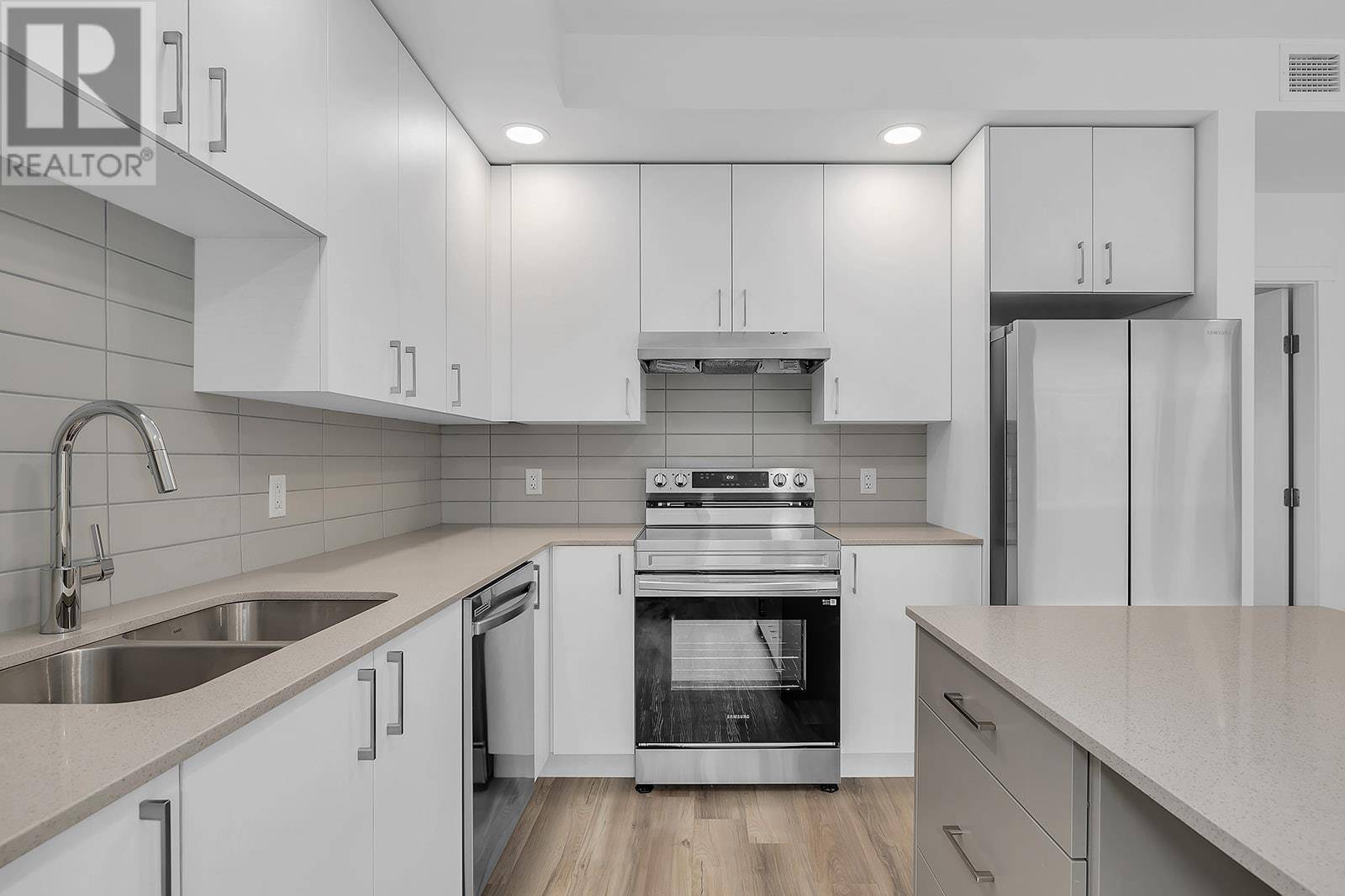 Kelowna, BC V1W0G7,1057 Frost RD #318