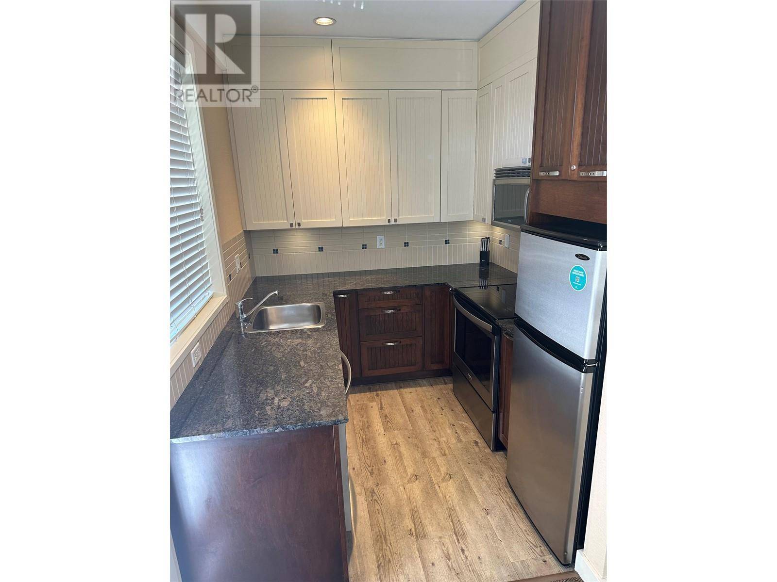 Summerland, BC V0H1Z1,13011 Lakeshore DR #231