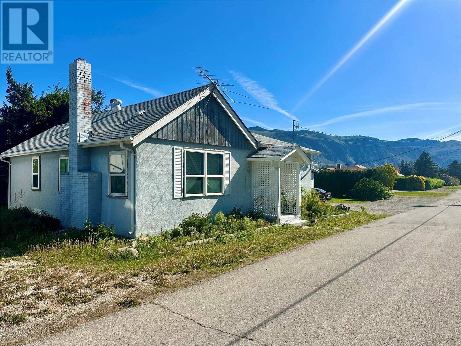 Keremeos, BC V0X1N3,110 9th Avenue