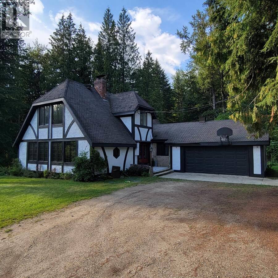 Revelstoke, BC V0E2S3,3025 Camozzi Road