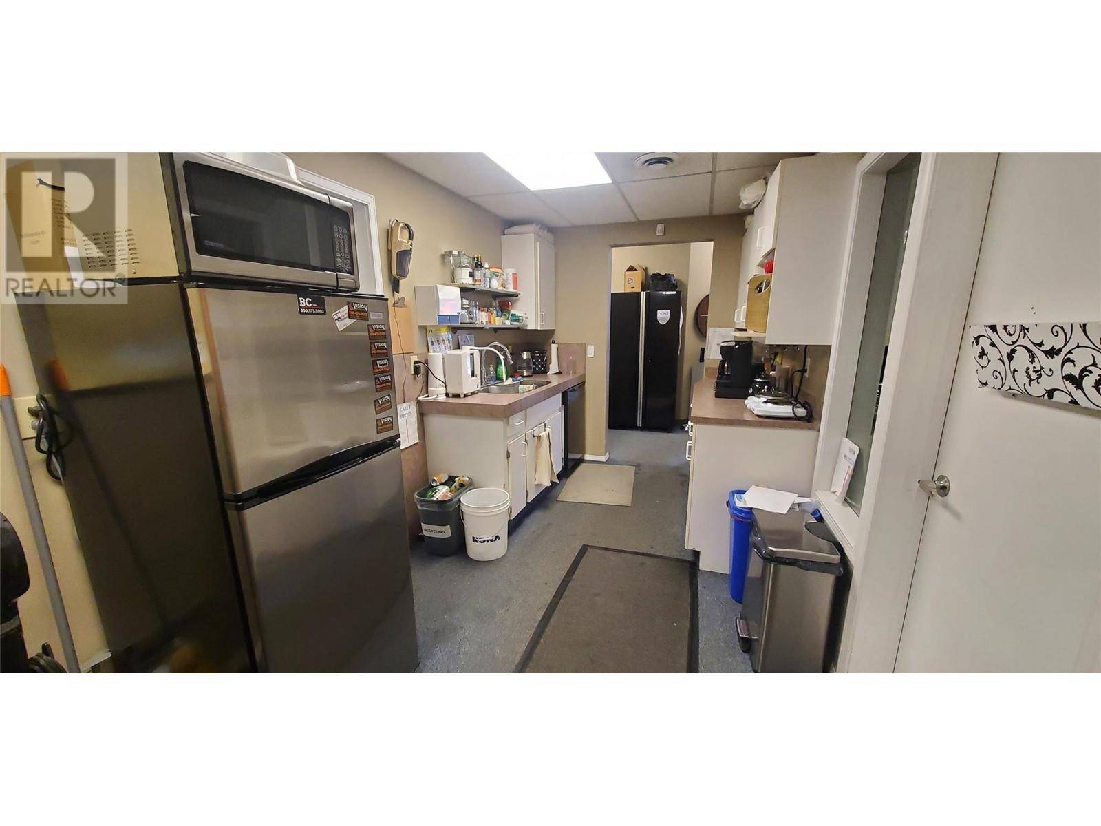 Kelowna, BC V1X6G6,2280 Leckie RD #B