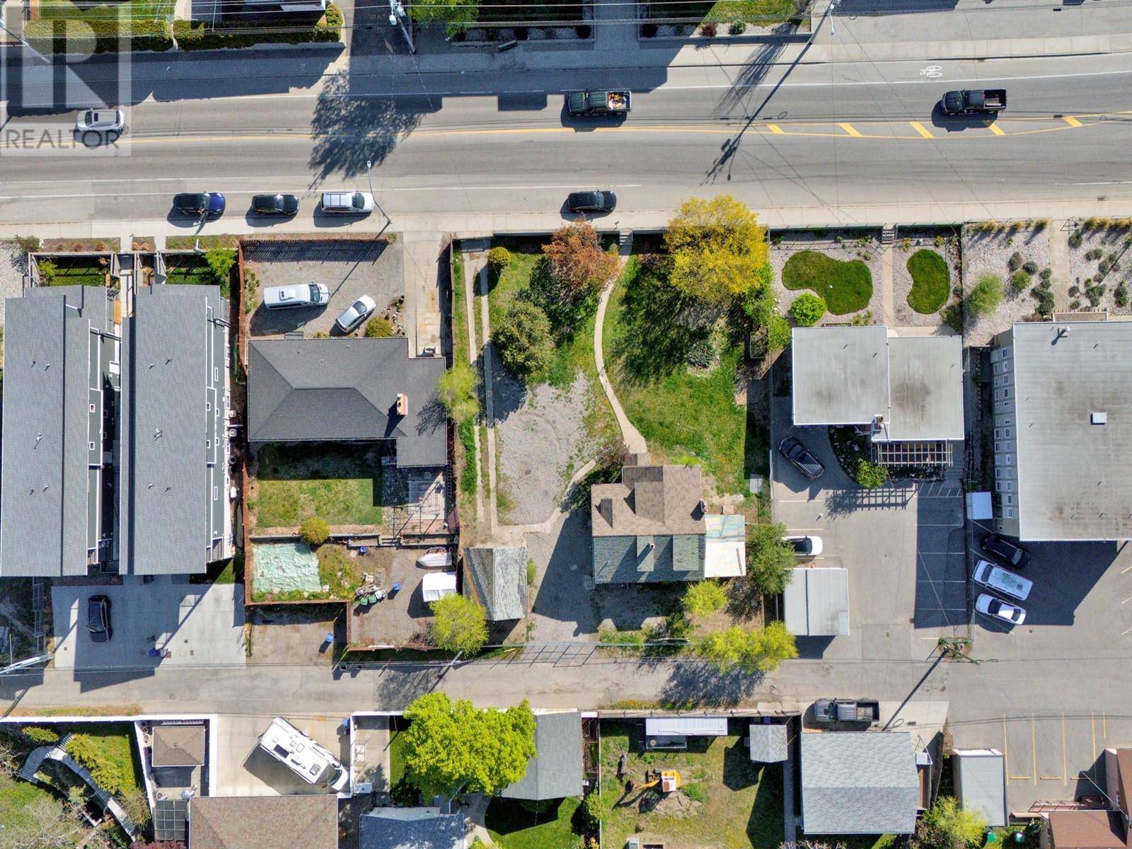 Penticton, BC V2A4V9,1471 & 1473 GOVERNMENT Street