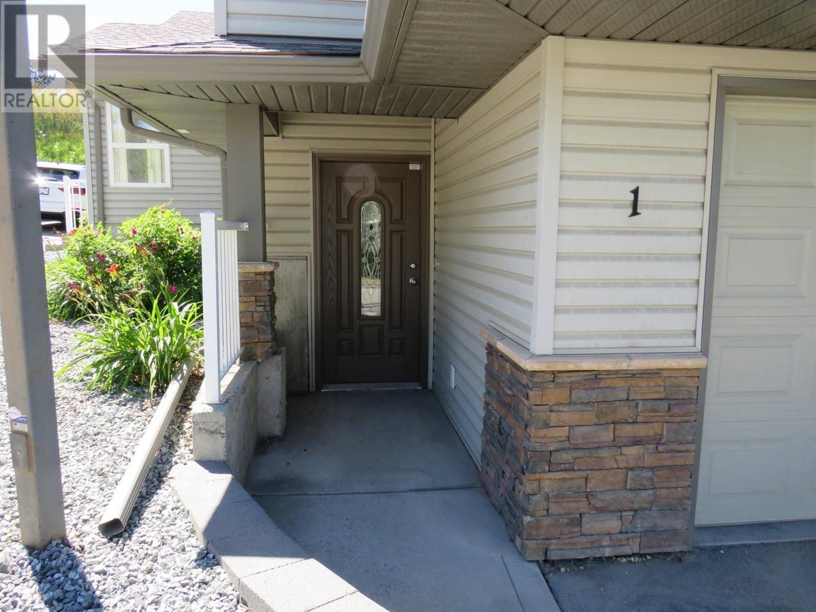 Kamloops, BC V2E0A5,2046 ROBSON PL #1