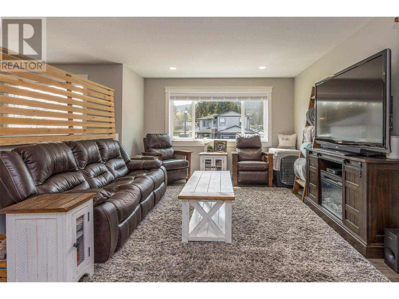 Salmon Arm, BC V1E1K9,2357 5 Avenue SE