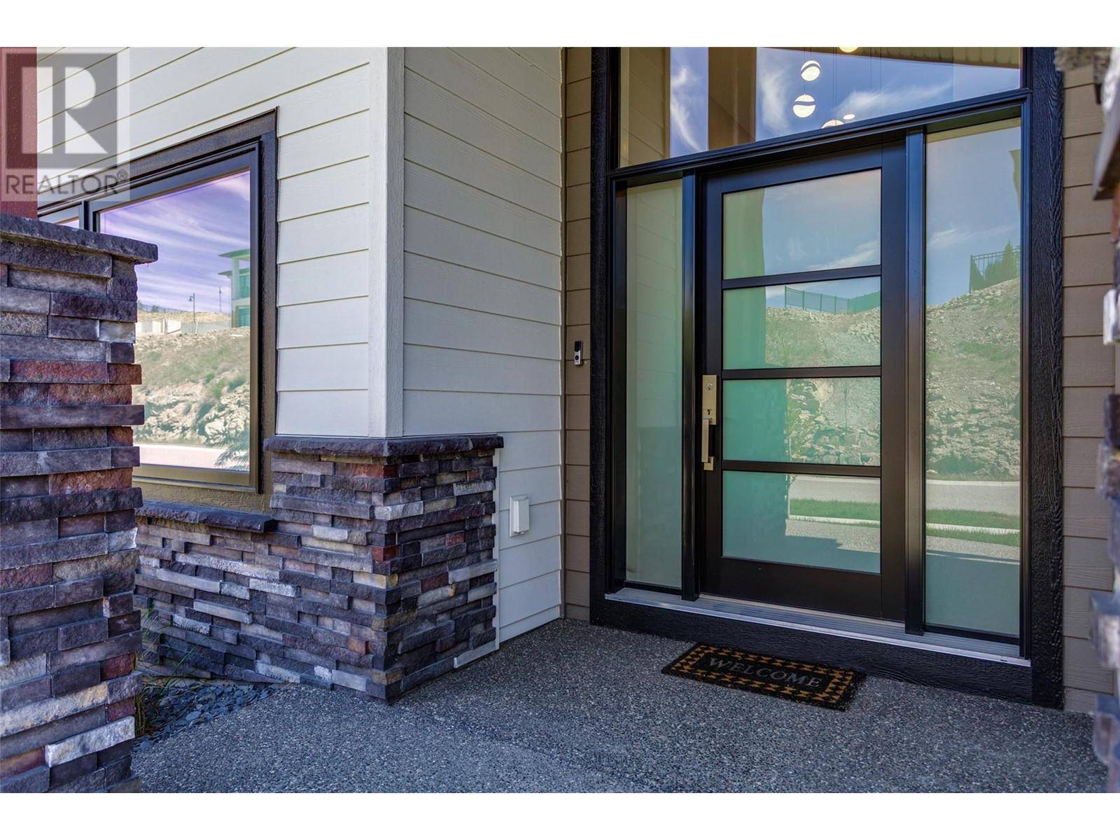 Kelowna, BC V1V0A8,677 Acadia Street