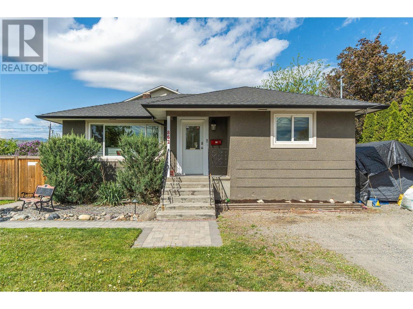 Kamloops, BC V2B5K5,862 DESMOND Street