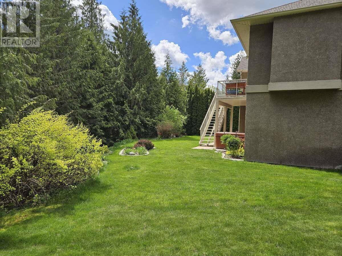 Salmon Arm, BC V1E3Y4,2470 24 Avenue NE