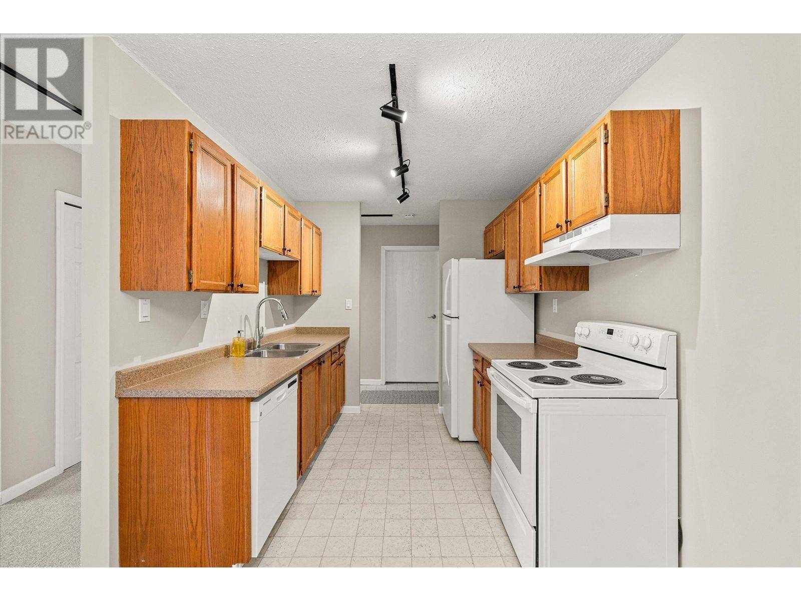 Kelowna, BC V1X4A7,200 Gerstmar RD #10
