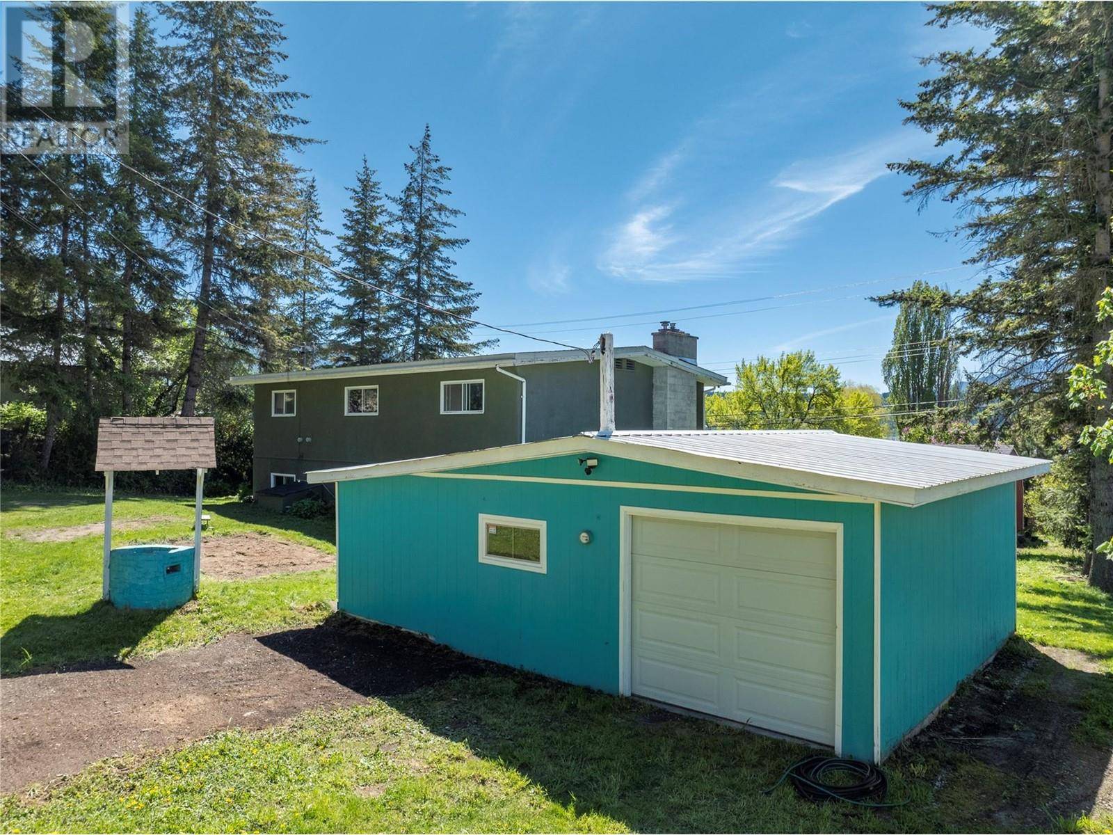 Tappen, BC V0E2X1,3985 Sunnybrae-Canoe Point Road