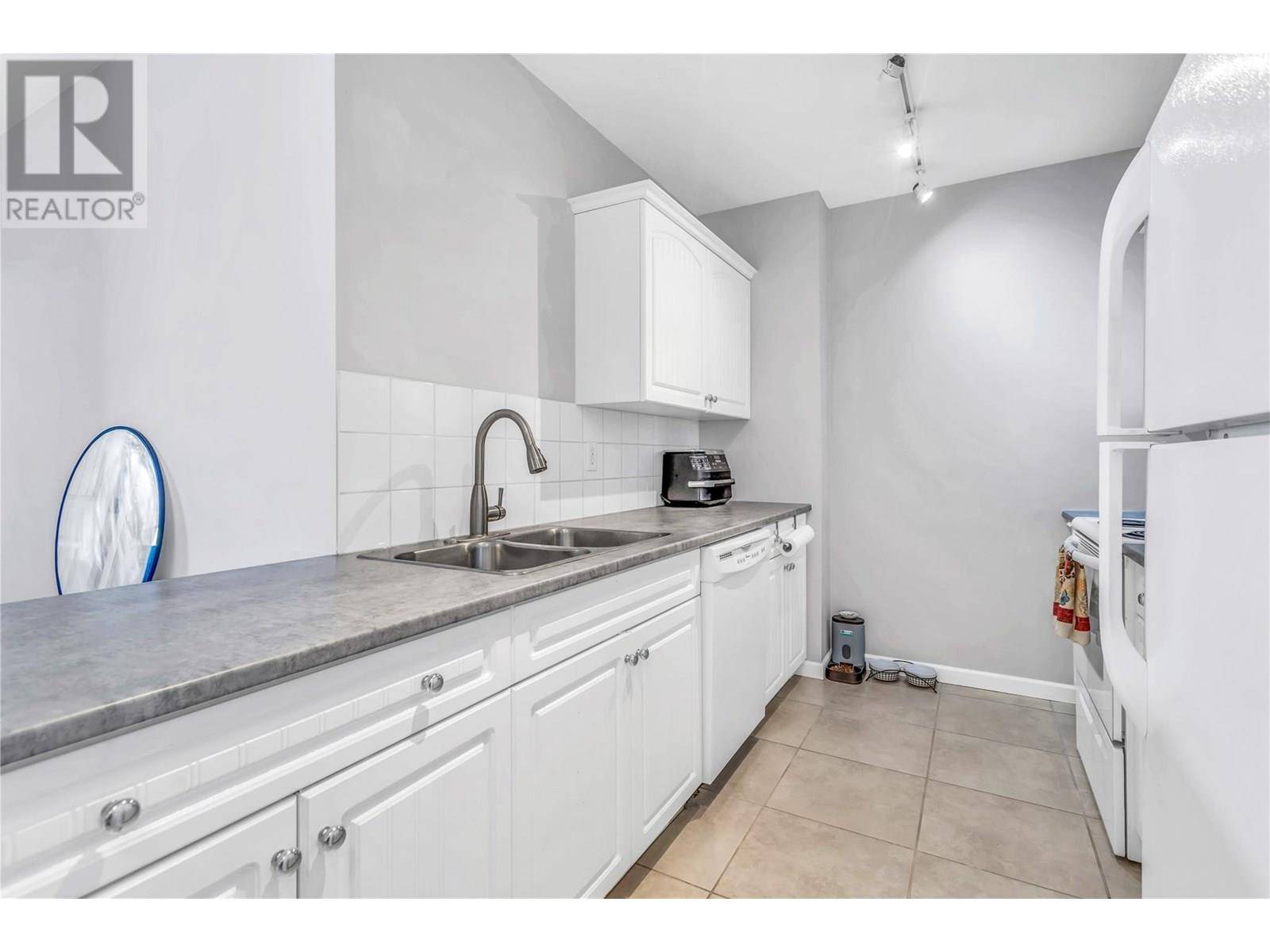 Kelowna, BC V1X3H6,140 Asher RD #406