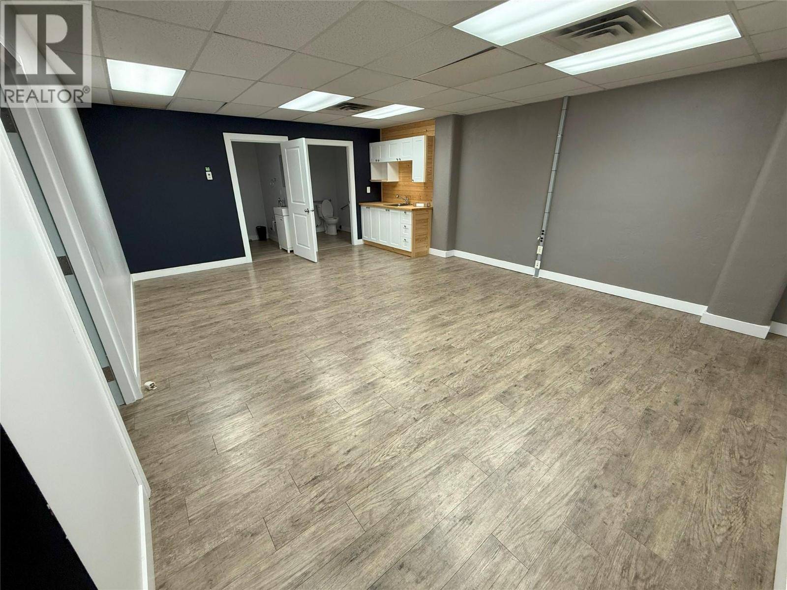 Vernon, BC V1T5G4,2601 6 HWY #8B