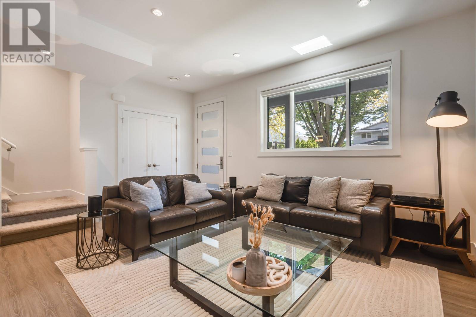 Kelowna, BC V1Y6V9,748 Stockwell AVE #1