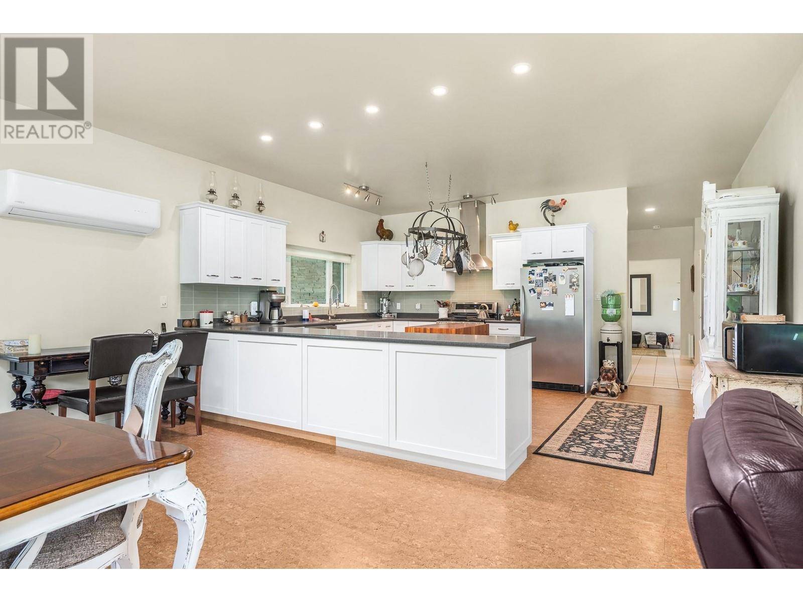 Cherryville, BC V0E2G3,4 Hollingsworth Road