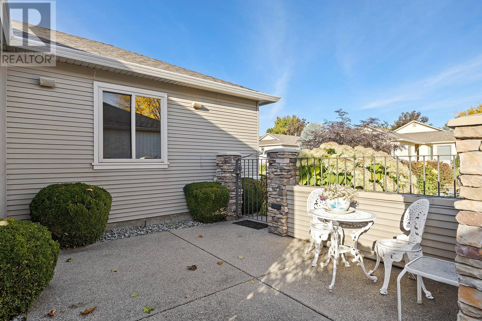 Kelowna, BC V1W4X5,2365 Stillingfleet RD #384