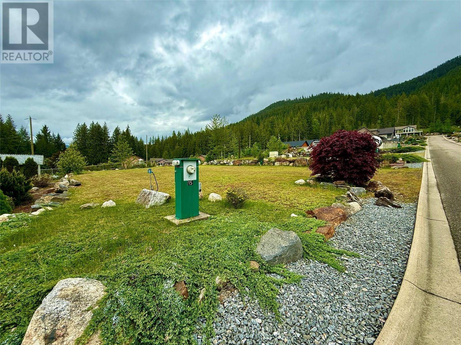 Mara, BC V0E2K0,8253 97A HWY #15