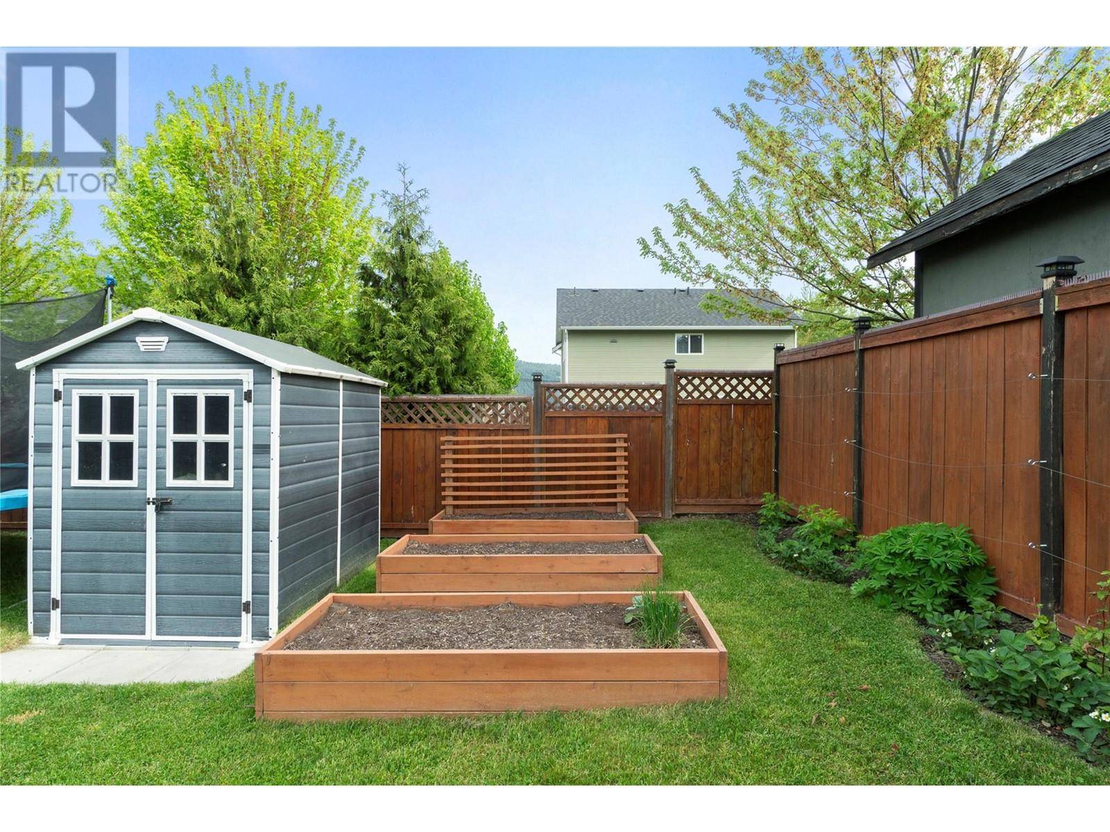Salmon Arm, BC V1E1K0,5441 73 Avenue NE