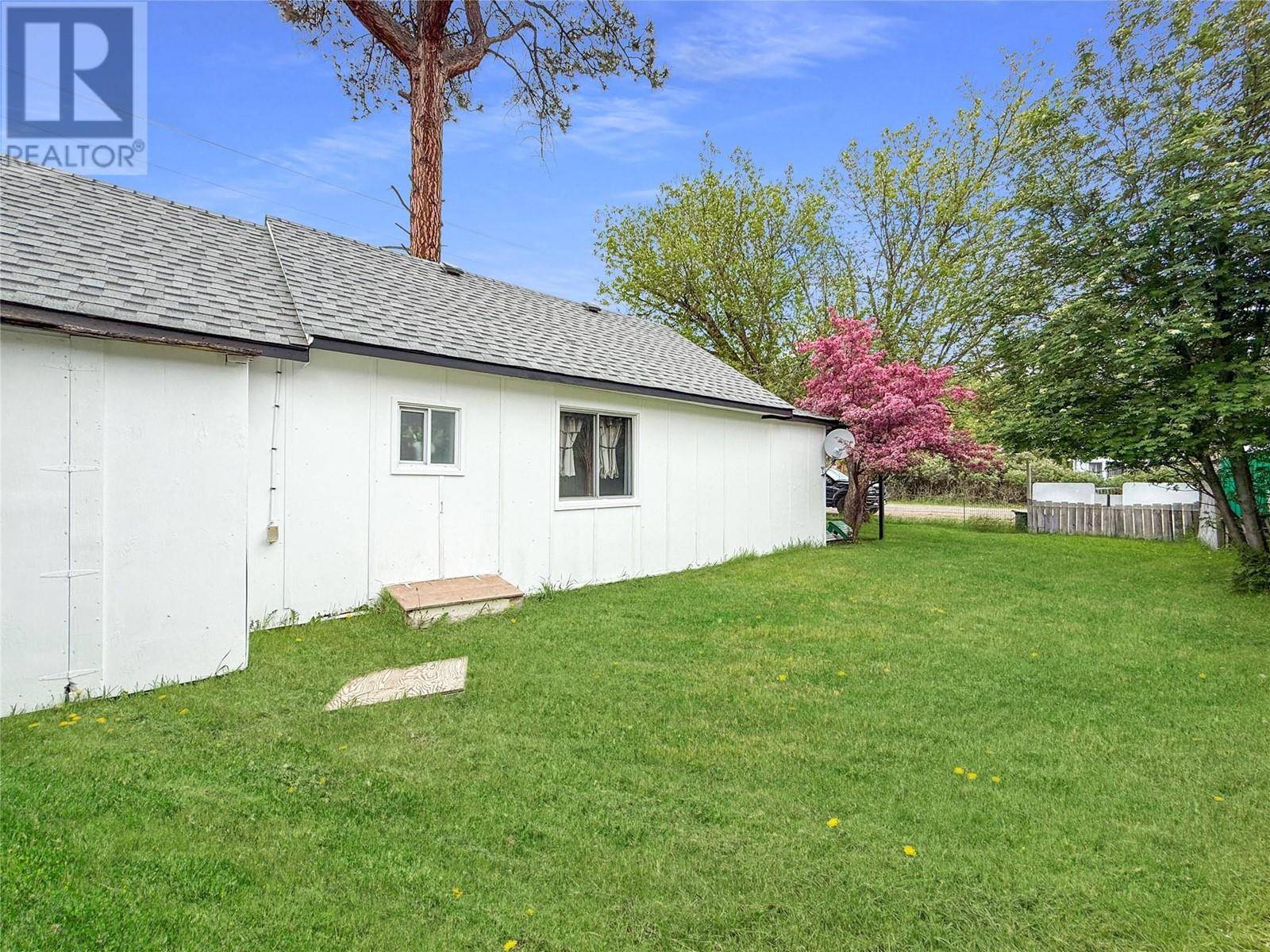 Princeton, BC V0X1W0,301 8th Avenue