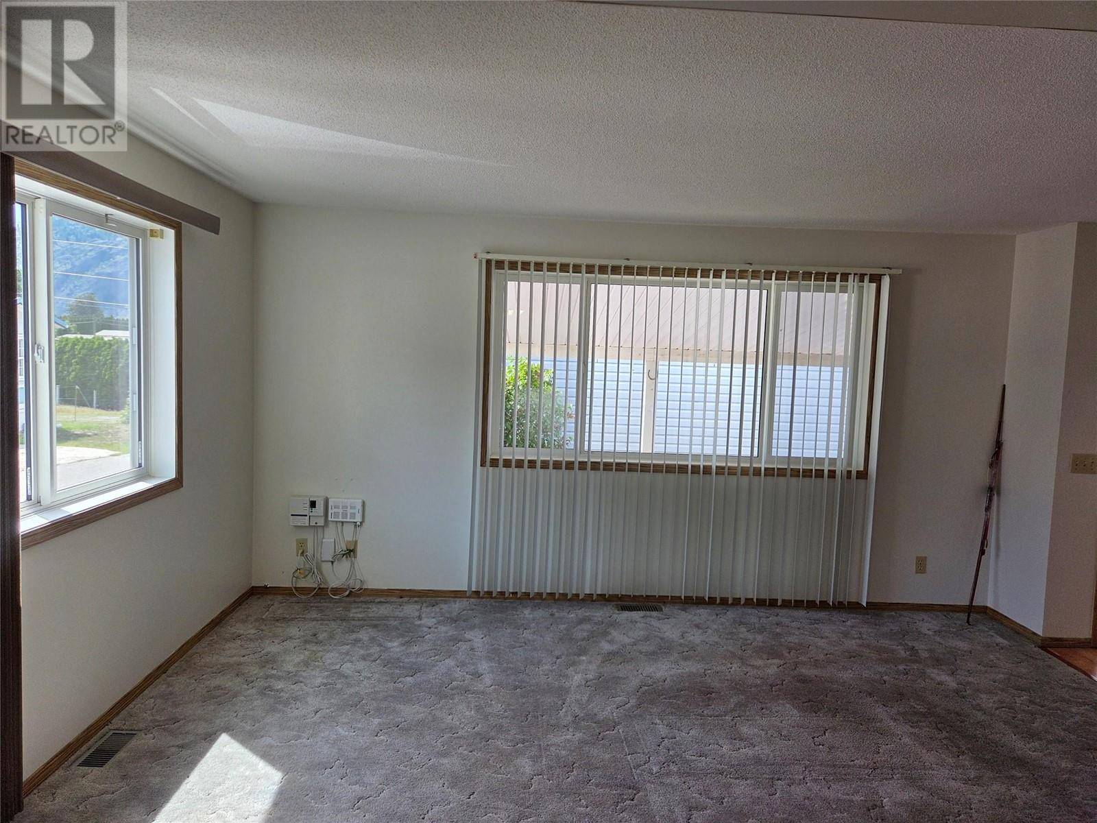 Keremeos, BC V0X1N2,914 Blakeborough AVE #120