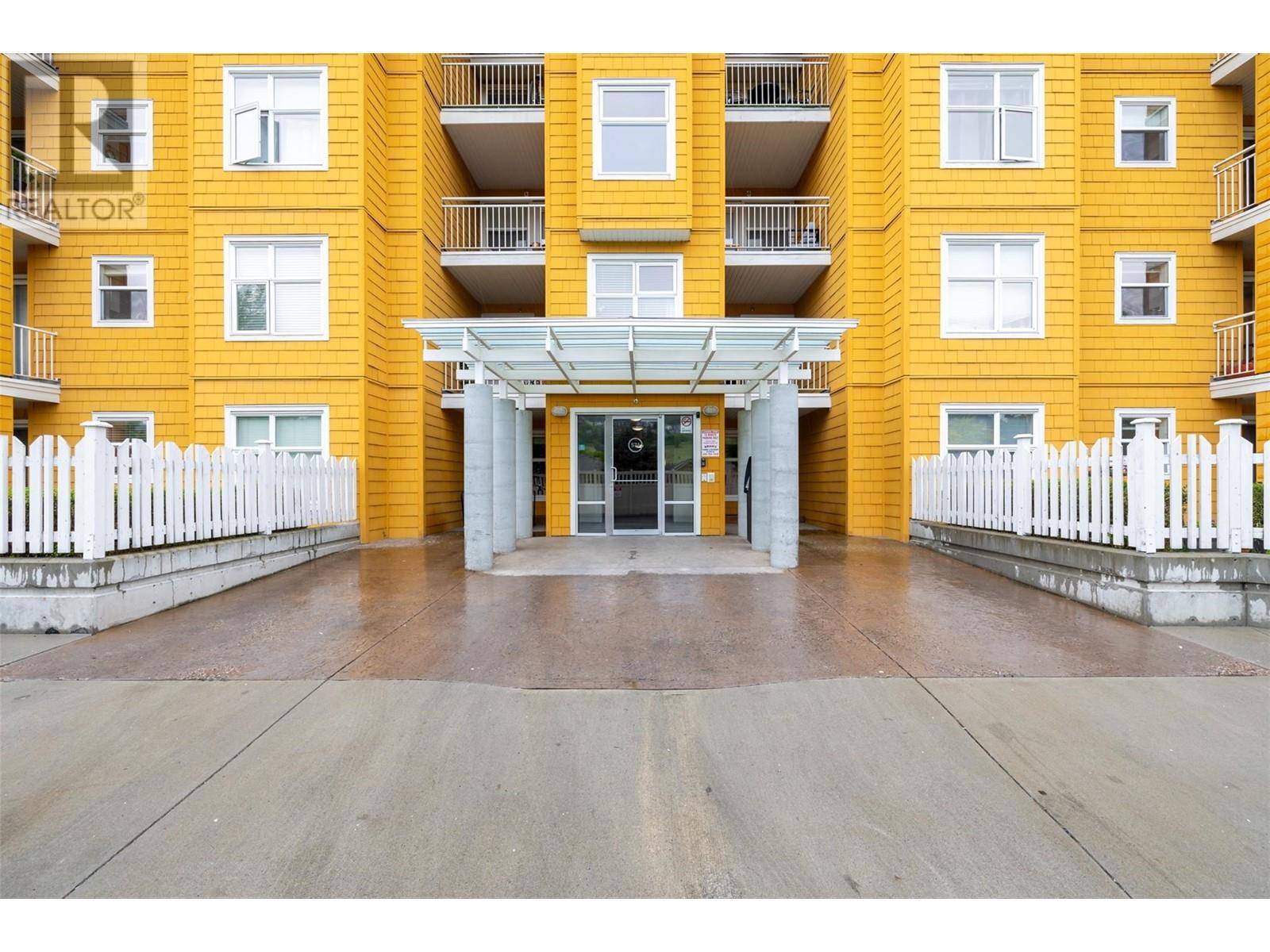 Kelowna, BC V1V2V5,571 Yates RD #303