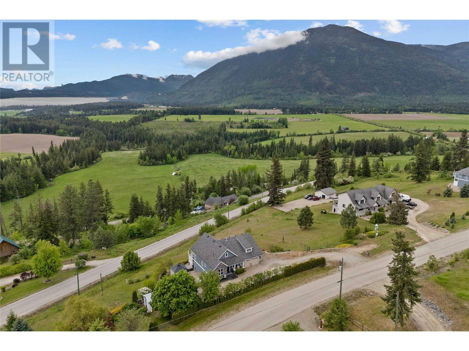 Tappen, BC V0E2X0,2754 Sun Ridge Place