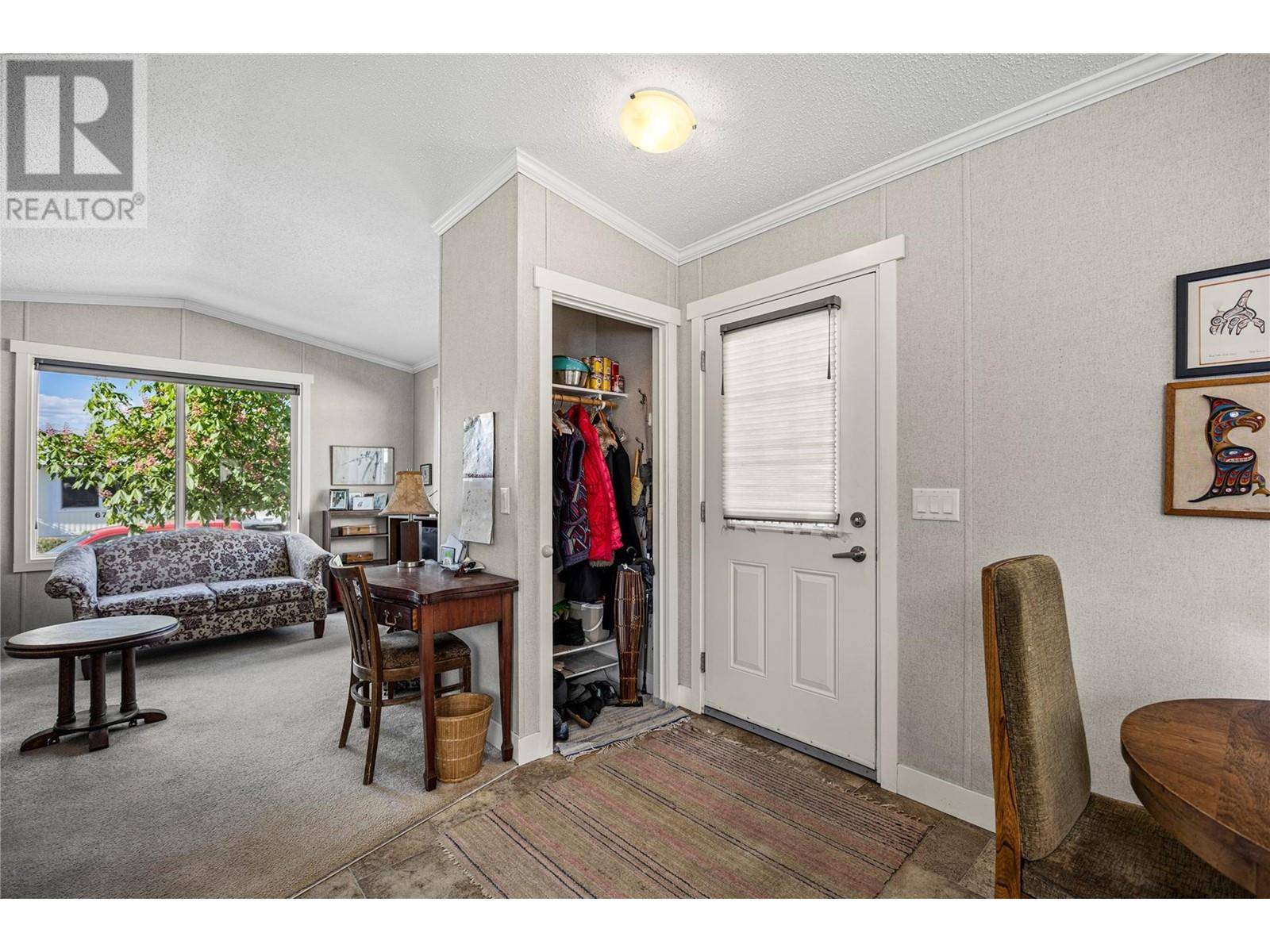 Kamloops, BC V2B6W7,2400 OAKDALE WAY #58