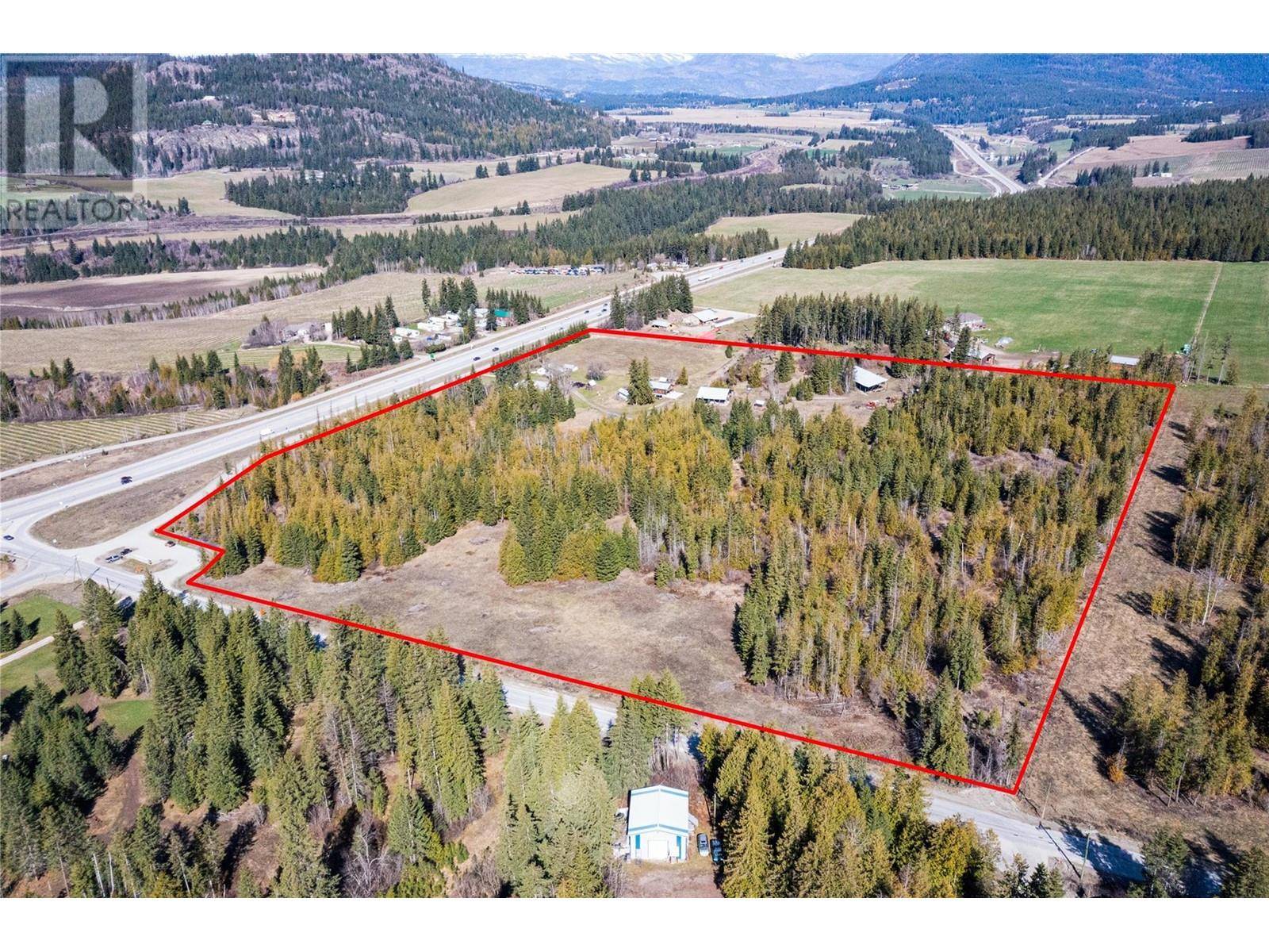 Tappen, BC V0E2X2,4251 Mikkelson Frontage Road