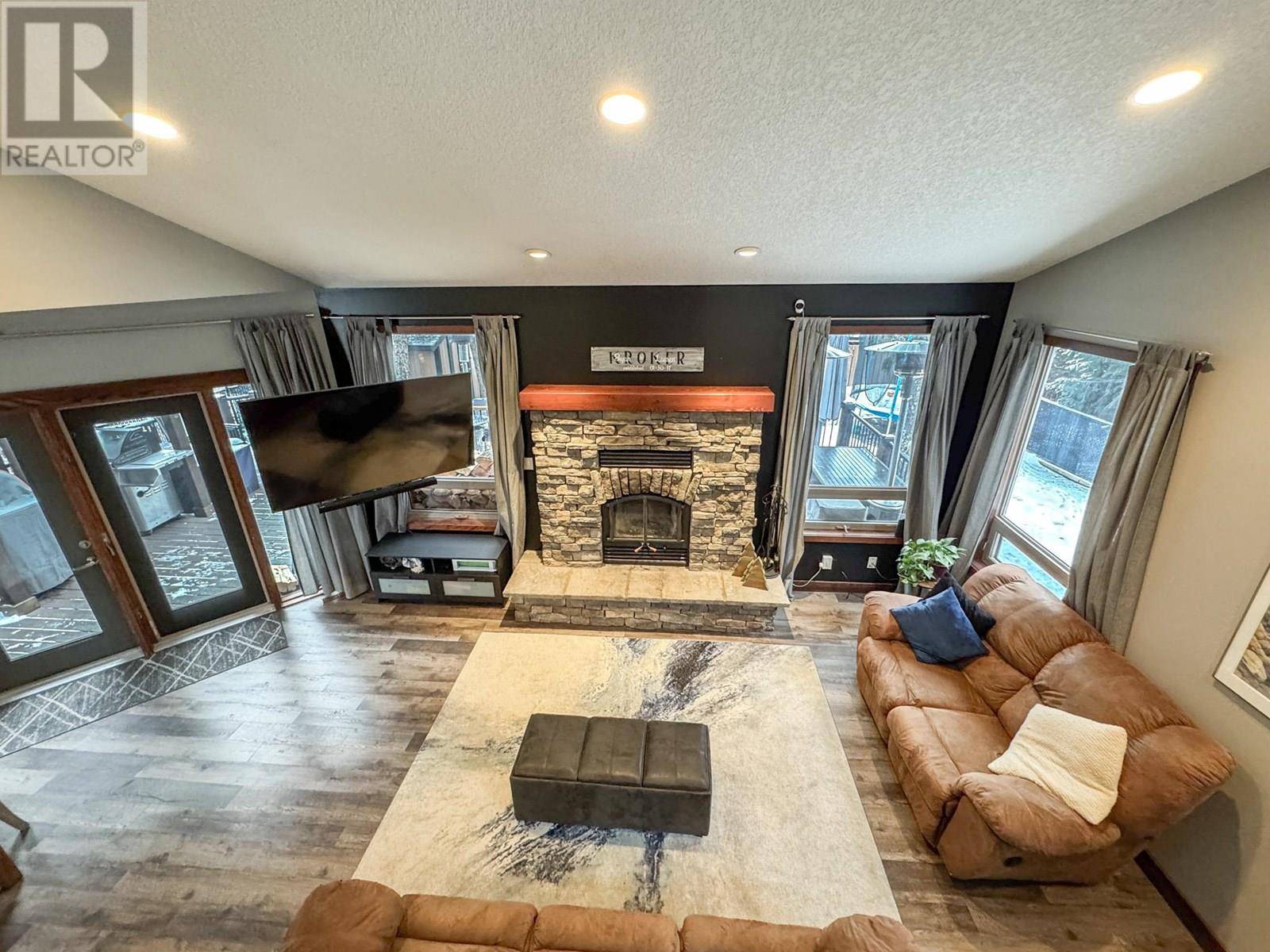 Invermere, BC V0A1K3,960 COPPER POINT Way